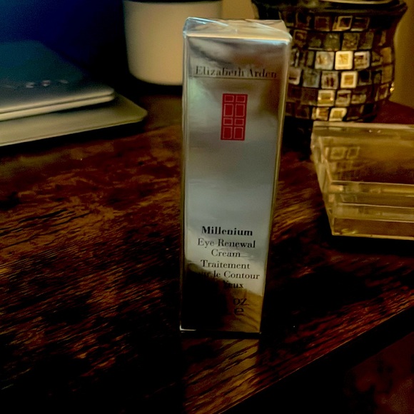Elizabeth Arden Skincare Elizabeth Arden Millenium Eye Renewal
